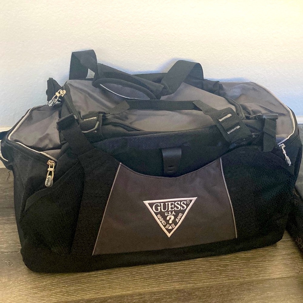 Black and great guess duffel bag